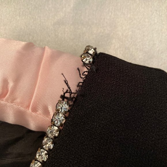 Vintage 1960s Black Sleeveless V-Neck Back Zip Crepe Dress w/ Rhinestones Size 0 - Picture 6 of 15